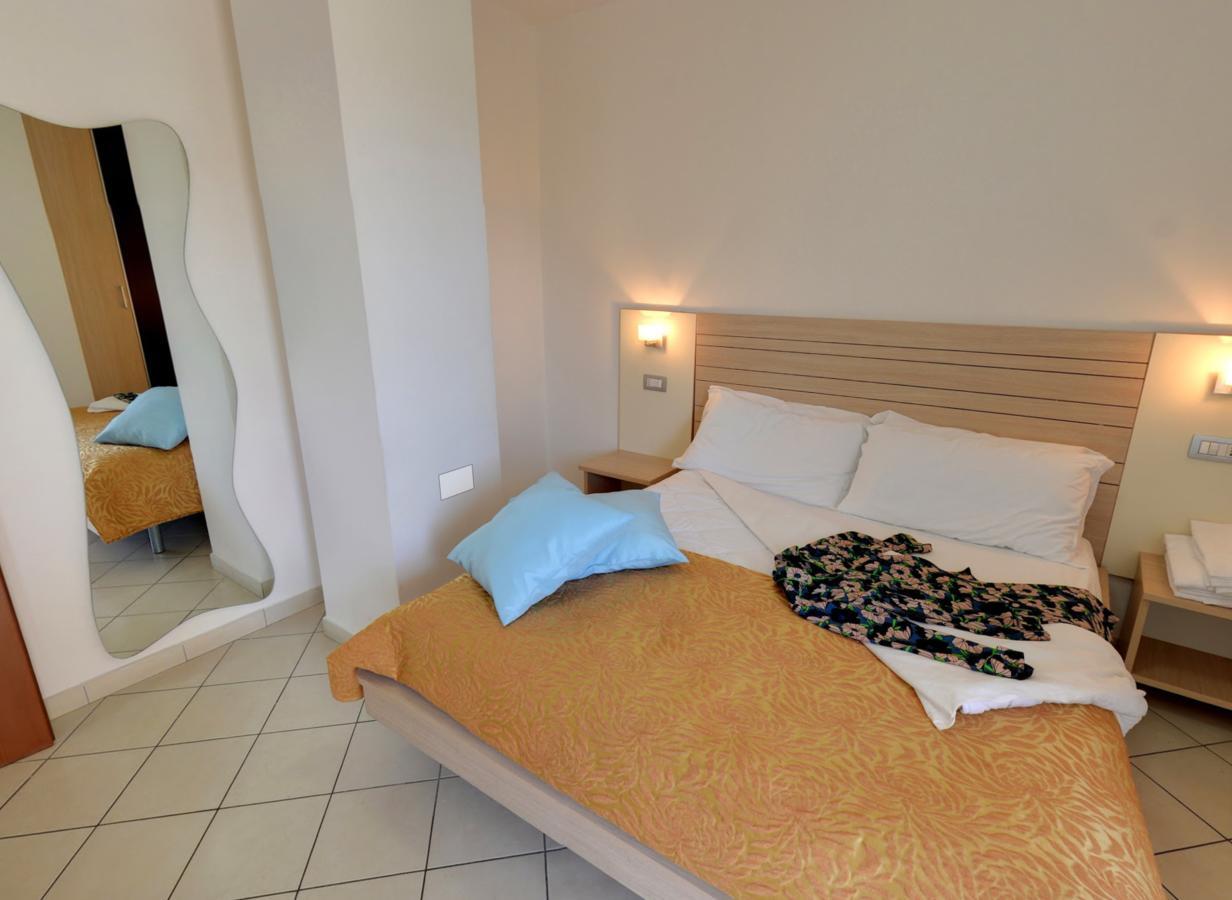 Residence Il Tulipano Riccione Zewnętrze zdjęcie