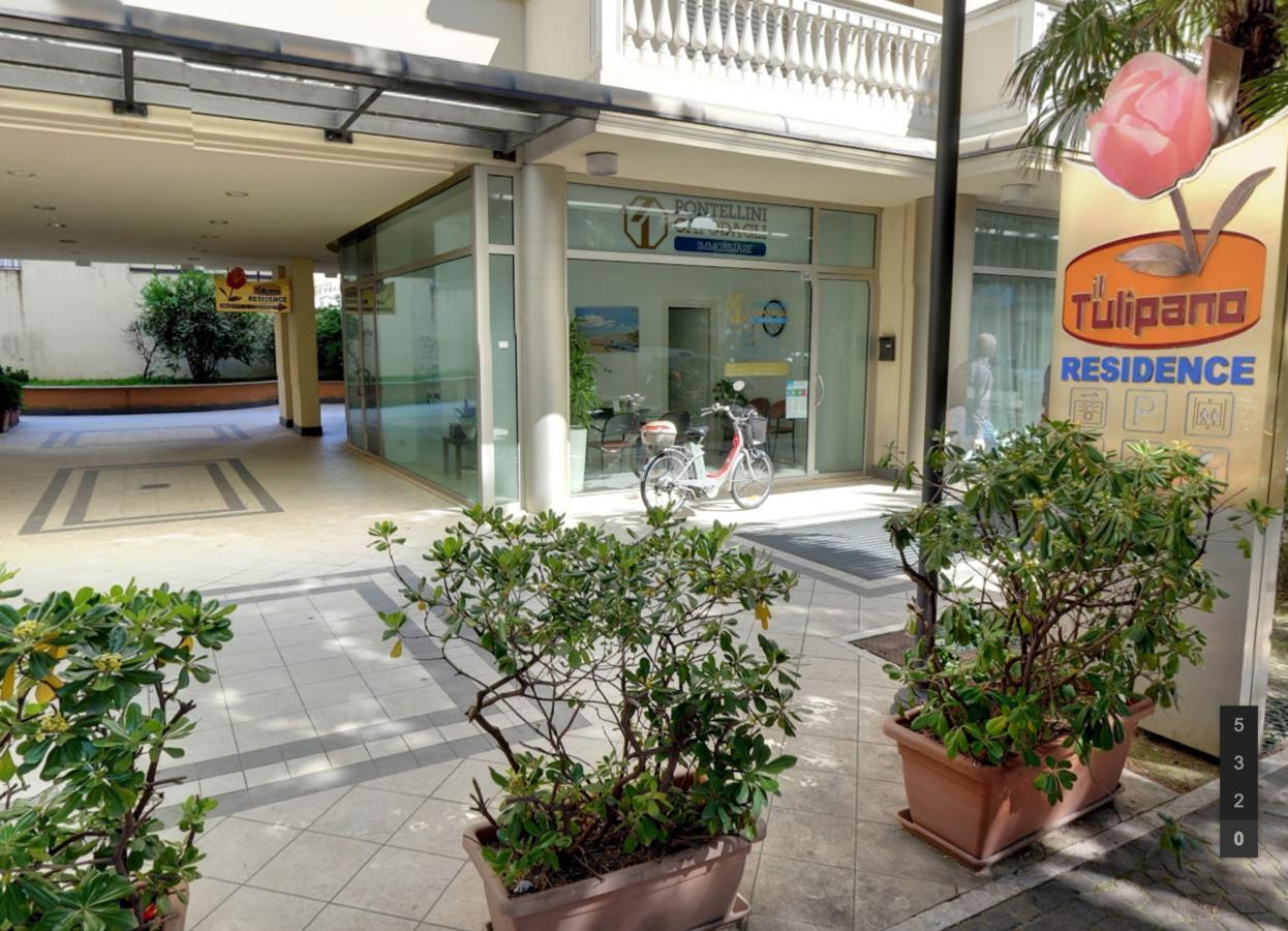 Residence Il Tulipano Riccione Zewnętrze zdjęcie